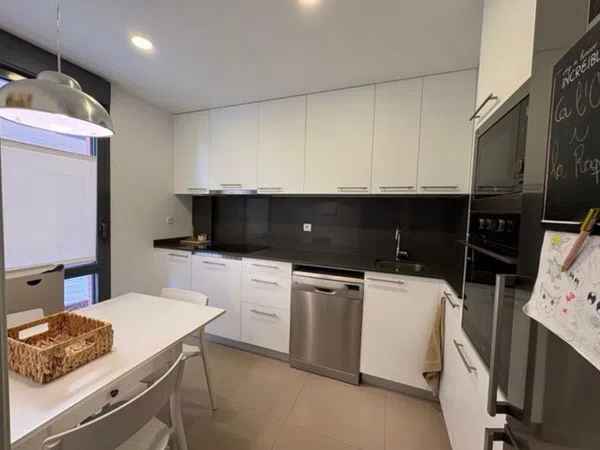 Chalet adosado en Calle de Josep Maria Vila, 18, Centre-Estanys - Foto 1