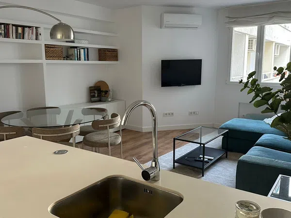 Piso en calle de Canillas, 5