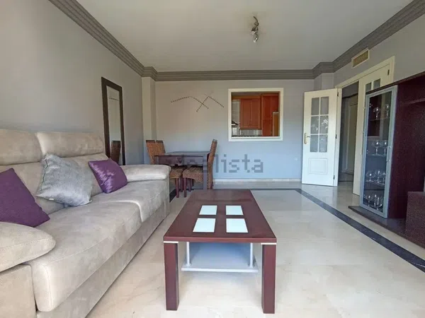 Piso en avenida Principe Salman, 6