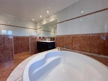 Chalet en  Carrer de Josep Gallart i Parera 14 - Foto 24