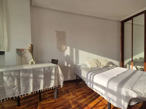 Estudio en Julian Estévez, 20