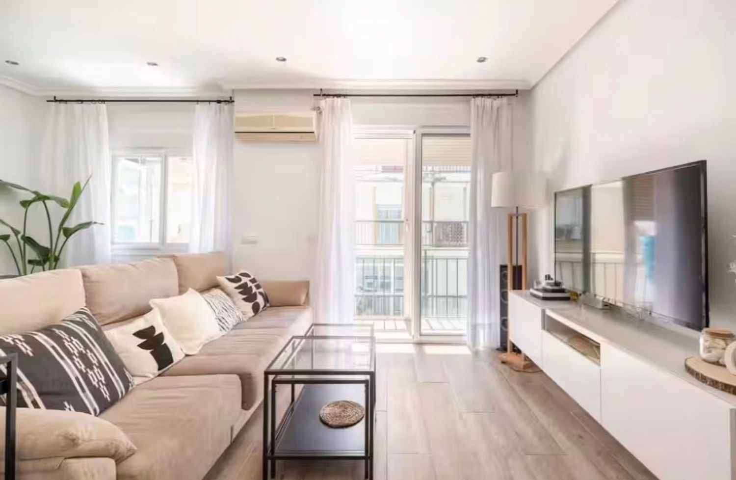 Piso en calle Higuera de la Sierra, 9 - Foto 5