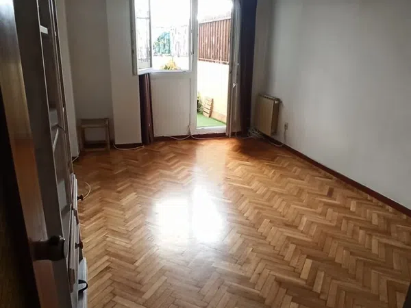 Piso en Barrio Ruiseñores - Foto 3