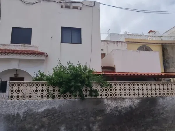 Chalet adosado en Barrio Escaleritas - La Feria - Foto 1