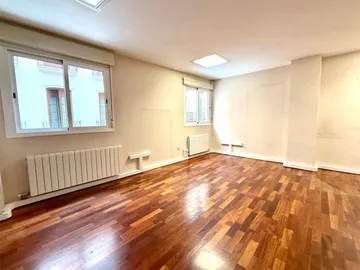 Piso en  Calle Bazán 50