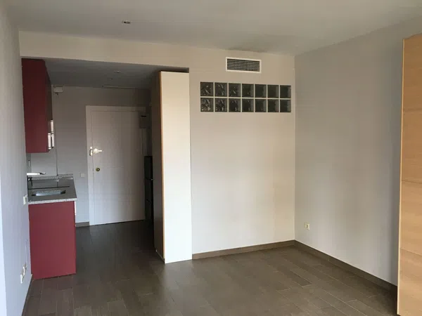 Estudio en calle de la Infanta Mercedes, 92