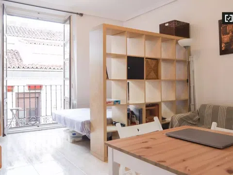 Estudio en calle del Barco, 8