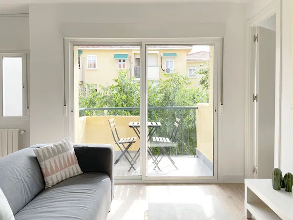 Piso en calle Oliana, 6