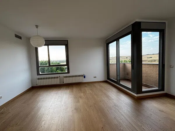 Piso en avenida de los Quiñones, 3