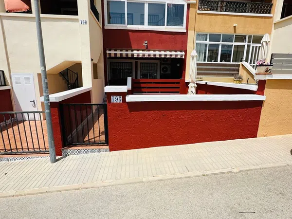 Casa o chalet independiente en Calle Laguna de Gallocanta, 195, Zona Lago - Los Almendros - Foto 1
