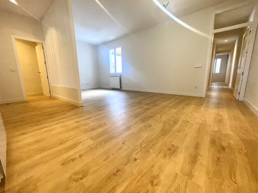 Piso en  Calle de Piamonte 12