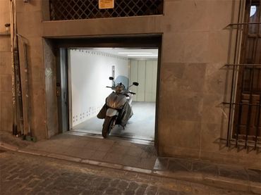 Garaje en  Calle Santiago 24B - Foto 1