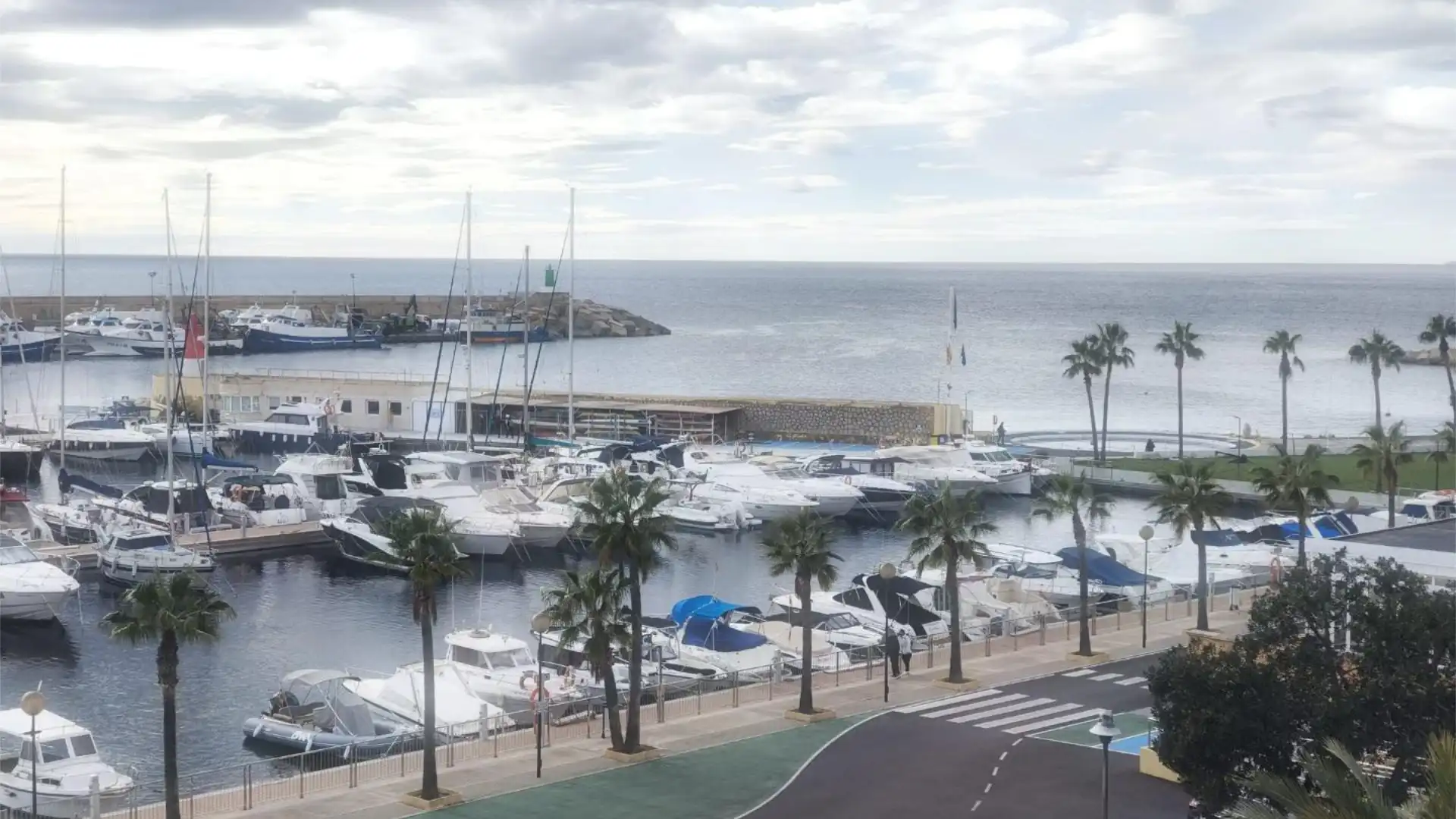 Piso en  Avenida del Puerto 46 - Foto 1