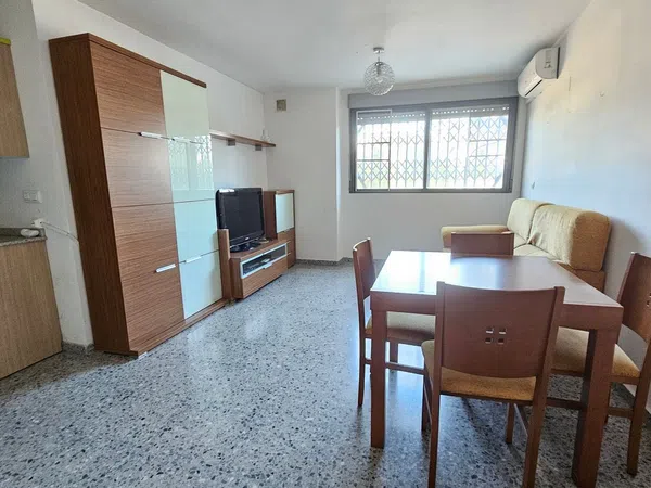Piso en calle Ilusión, 6