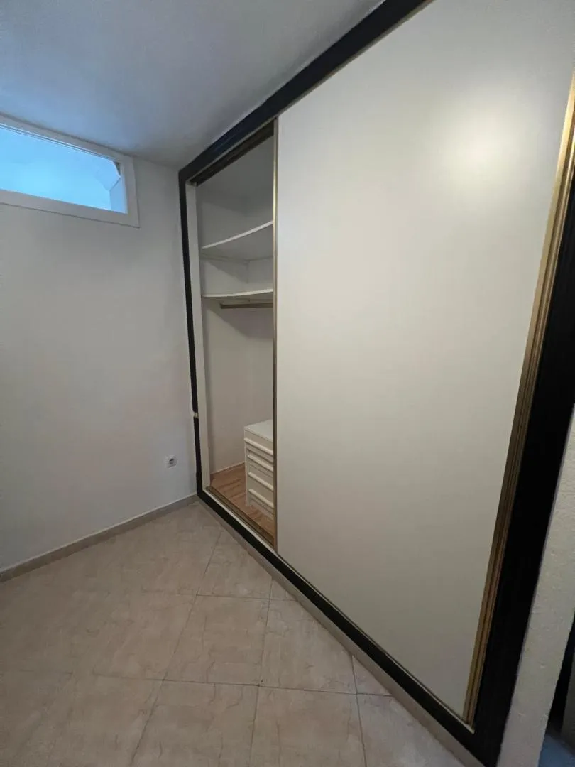 Piso en  Avenida de los Lirios Local - Foto 10