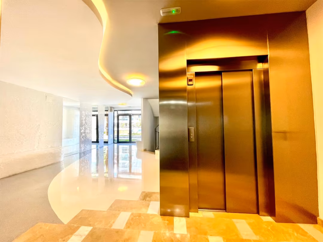 Piso en  Avenida Artista Remigio Soler López 9 - Foto 29