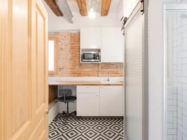 Estudio en calle de la Reina Amàlia, 27 - Foto 2