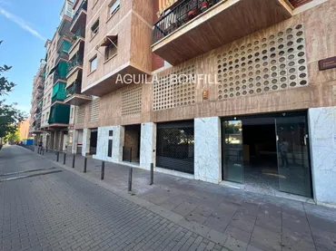 Local comercial en  Córcega 17 - Foto 1