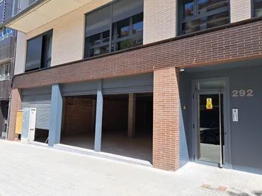 Local comercial en Terrassa - Foto 1