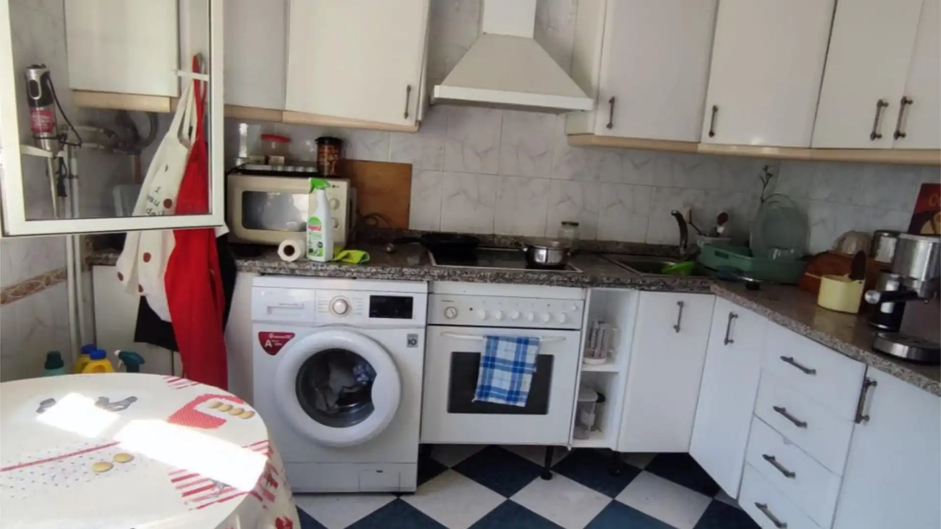 Piso en  Calle Cardenal Rodrigo de Castro 17 - Foto 5