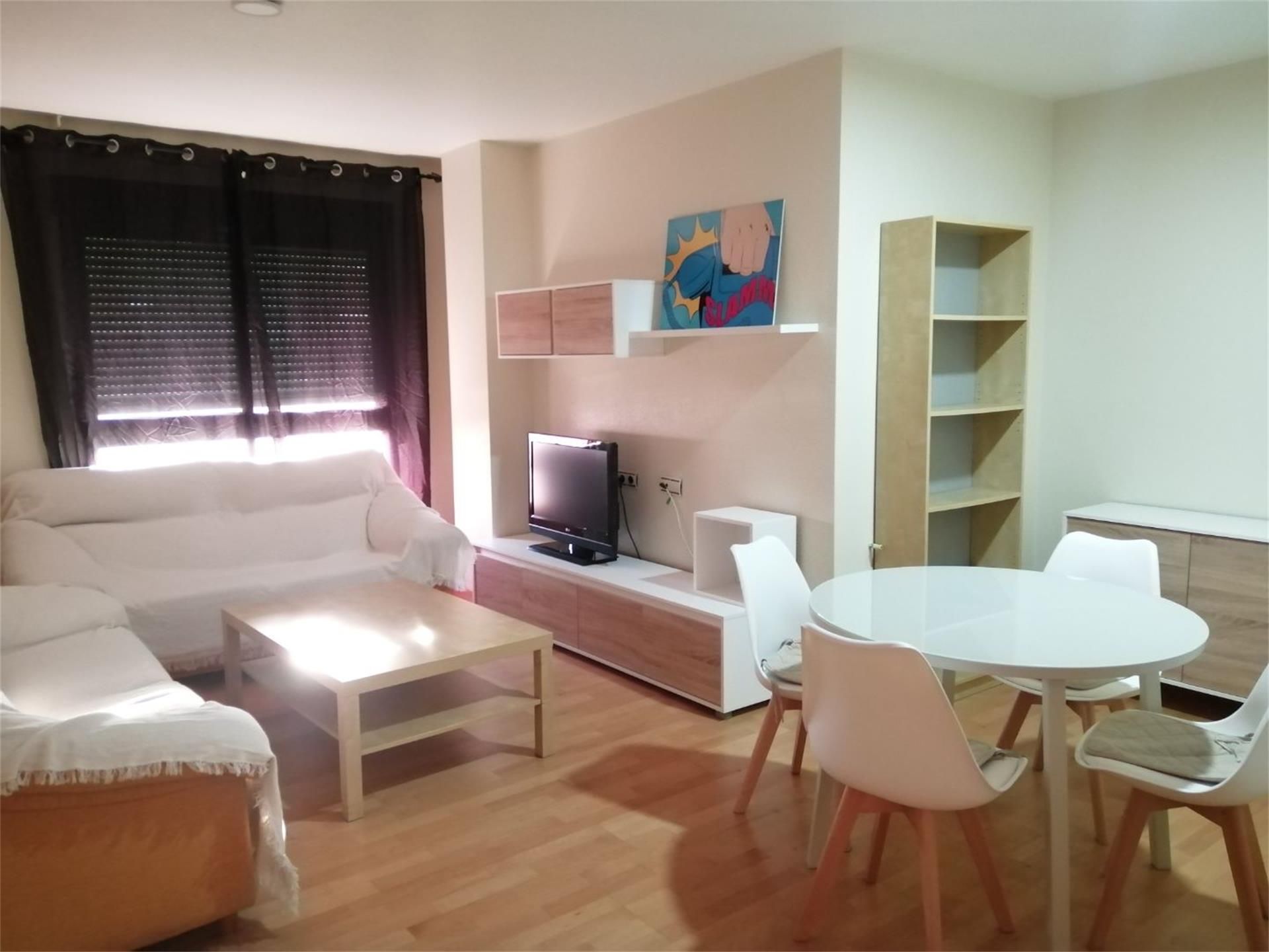 Piso en  Avenida Don Juan de Borbón 53