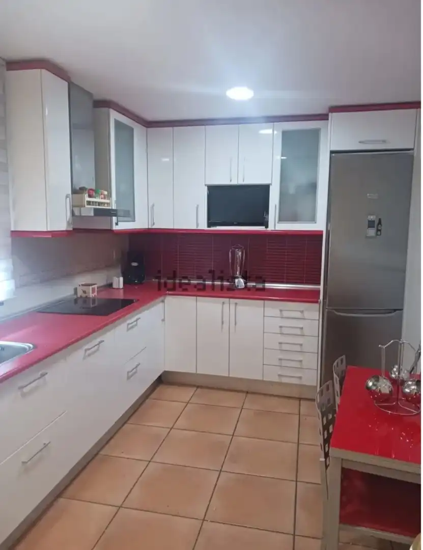 Casa adosada en  Avenida de la Estacion 122A - Foto 5