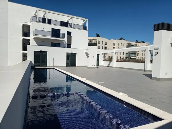 Piso en Isabel de Villena, 1 - Foto 1