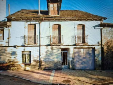 Chalet en Avda Ponferrada - Foto 1