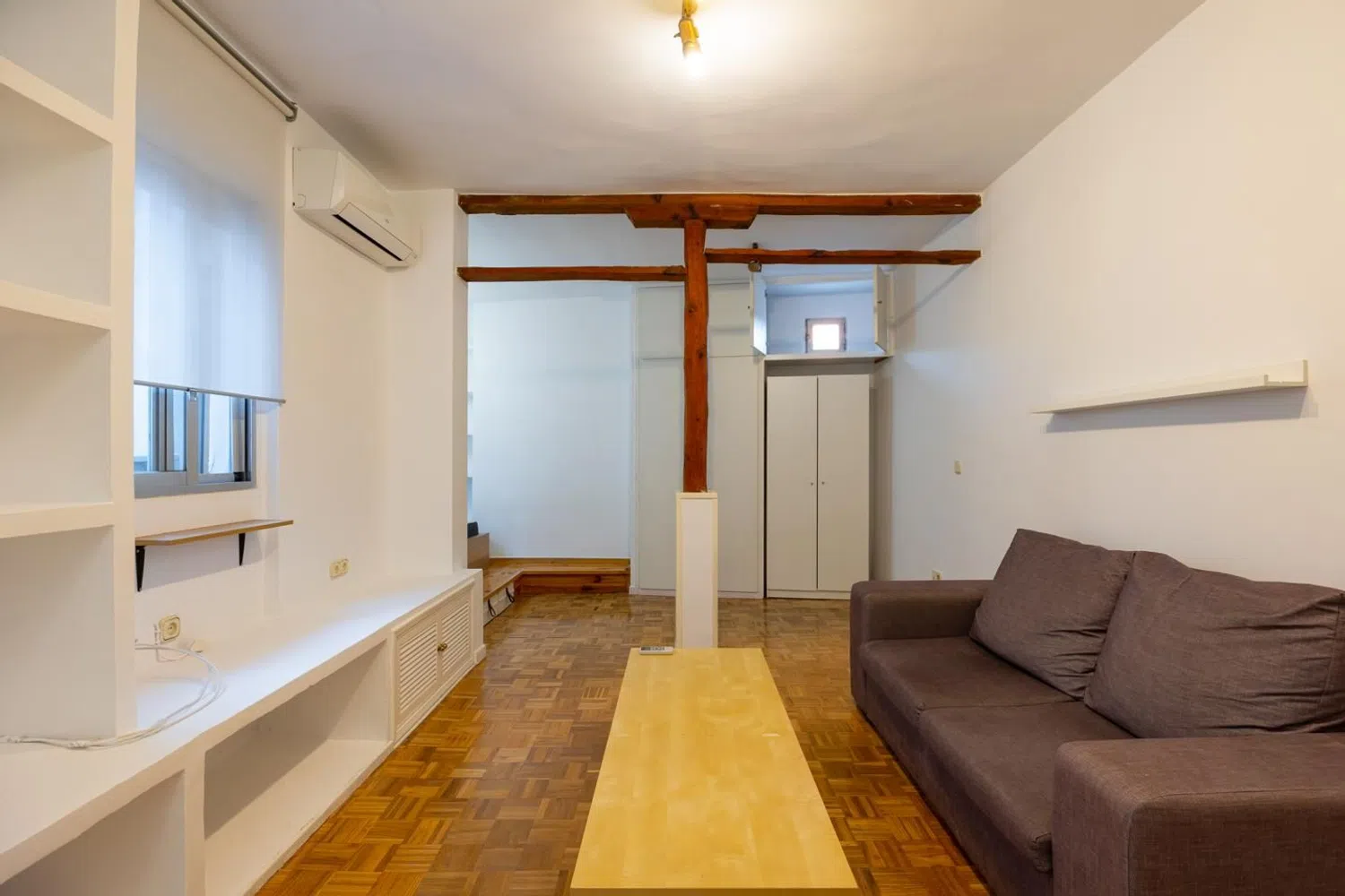 Piso en calle de Luchana - Foto 1