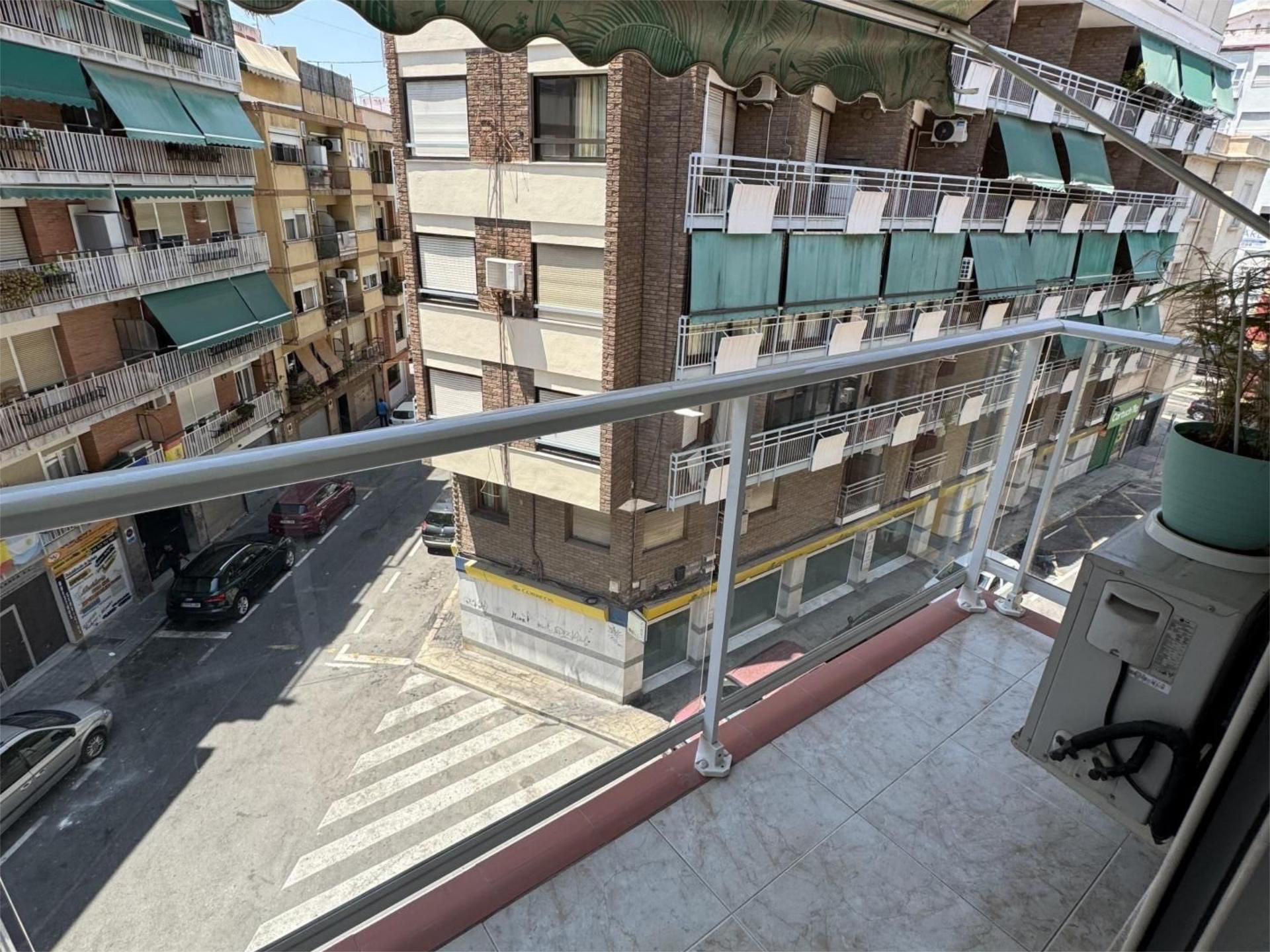 Piso en  Calle d'Isaac Albéniz 7 - Foto 8