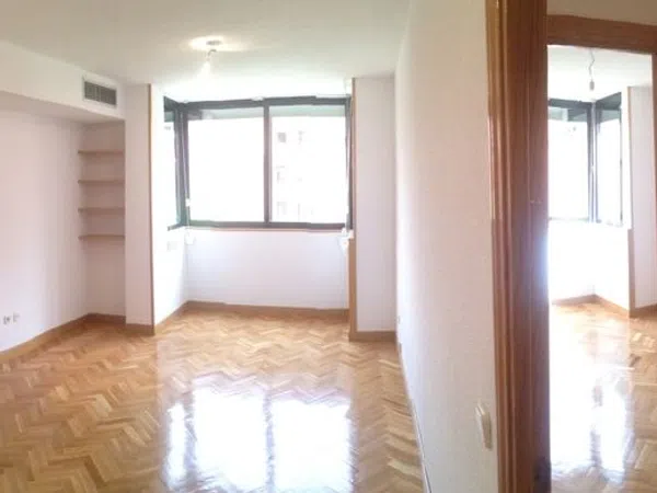 Piso en calle de Numancia, 33
