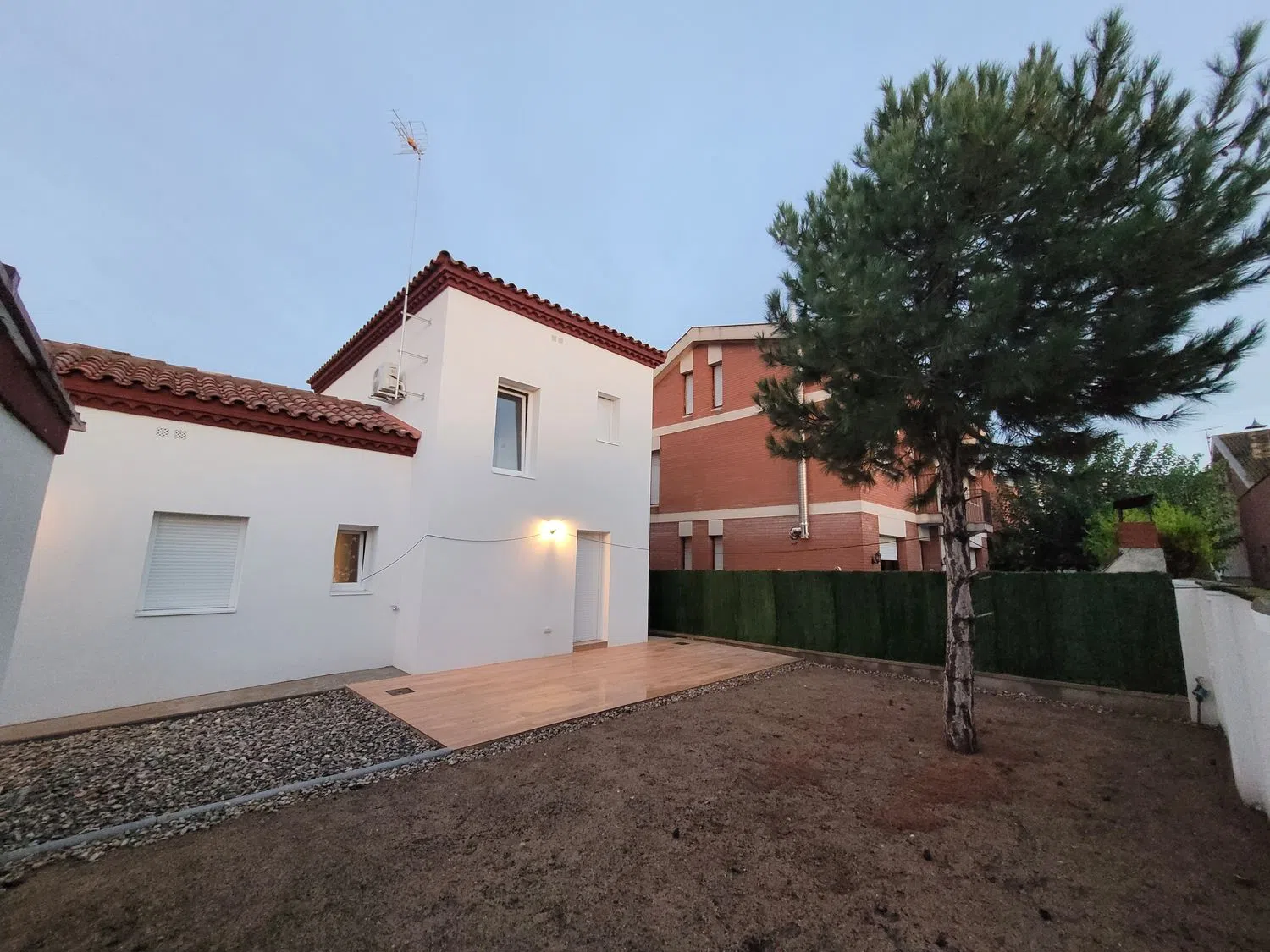 Casa independiente en calle de Montsó, 22 - Foto 2