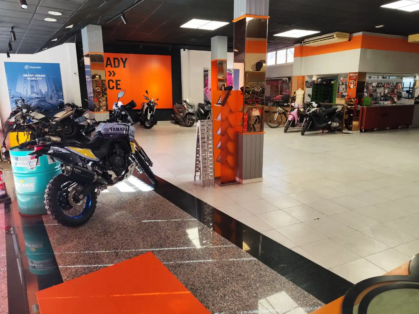Local comercial en  Avenida Arias de Velasco 28 - Foto 4