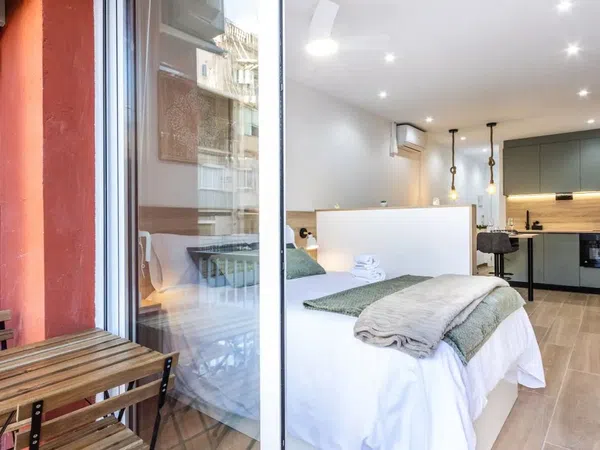 Estudio en calle de València, 373 - Foto 3