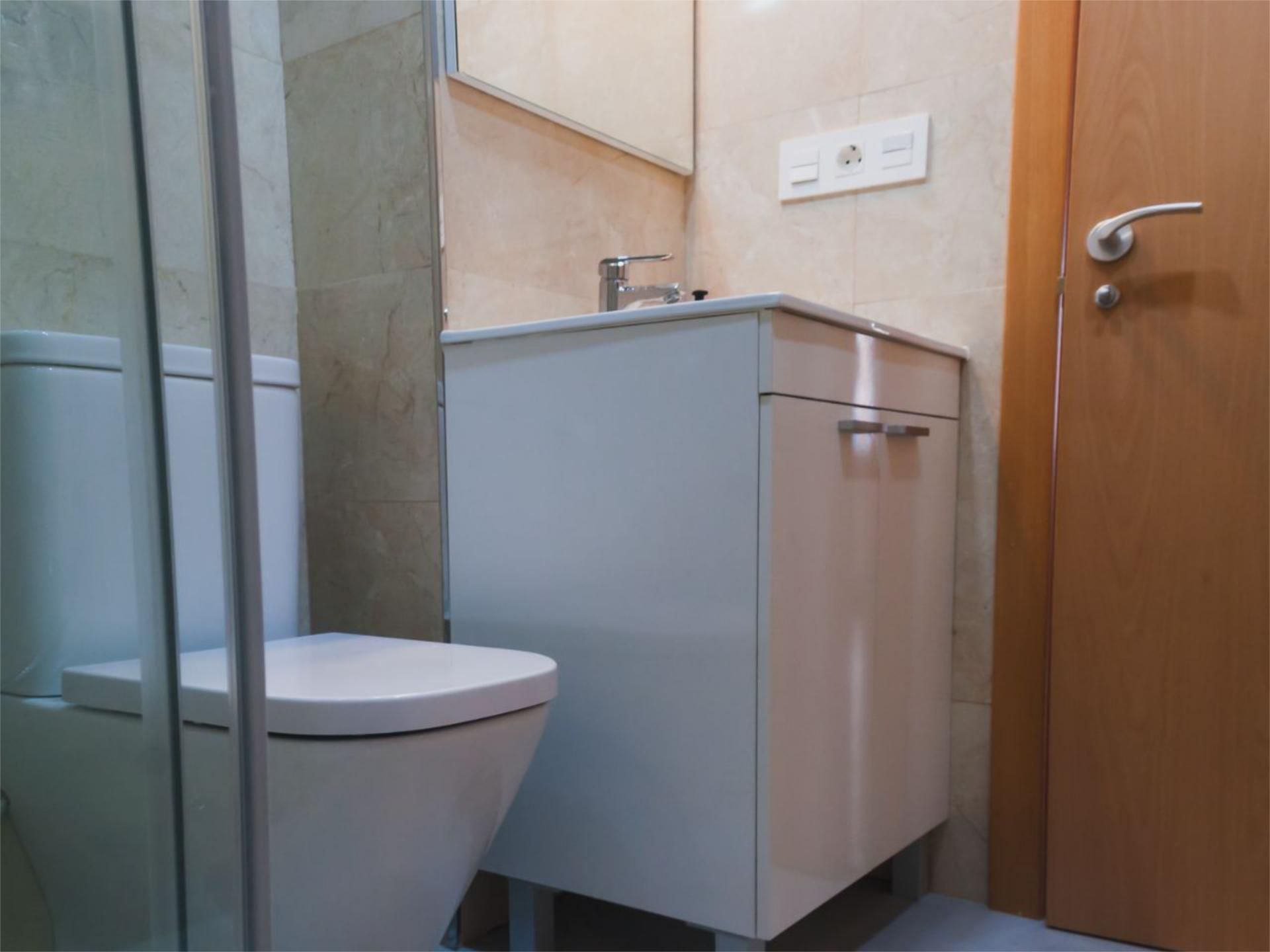 Piso en  Calle Fuertes Acevedo 37 - Foto 9