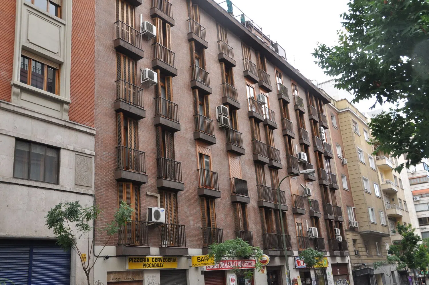 Piso en calle de Fernández de los Ríos, 85 - Foto 1