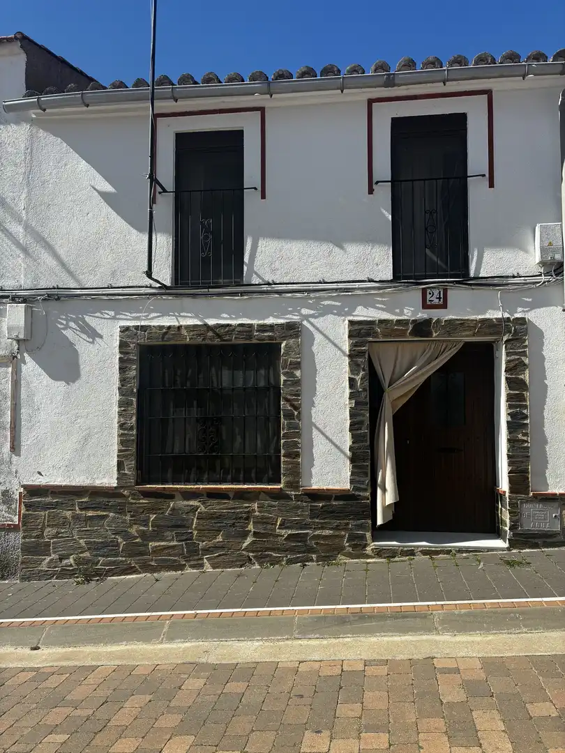 Casa adosada en  Calle Trujillo 33 - Foto 2