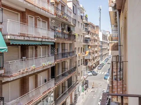 Piso en calle Almona de San Juan de Dios, 16   - 3  - a