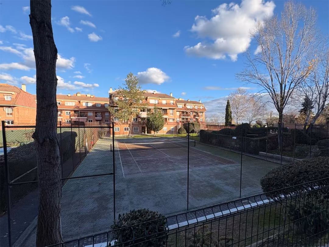 Piso en  Calle Valle del Roncal 10 - Foto 2