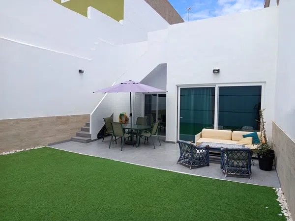 Chalet pareado en calle Violeta, 9