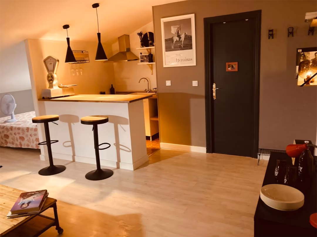 Estudio en  Avenida de los Reyes de España 26
