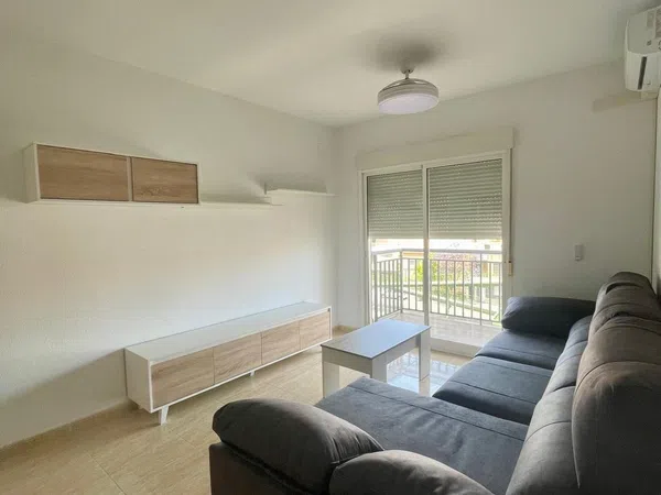 Piso en avenida primero de mayo, 113