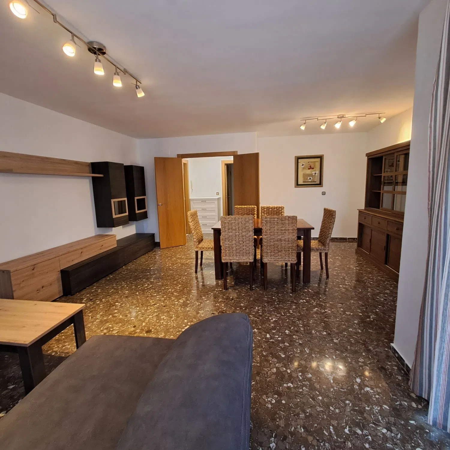 Piso en calle D'Alberic, 27 - Foto 2