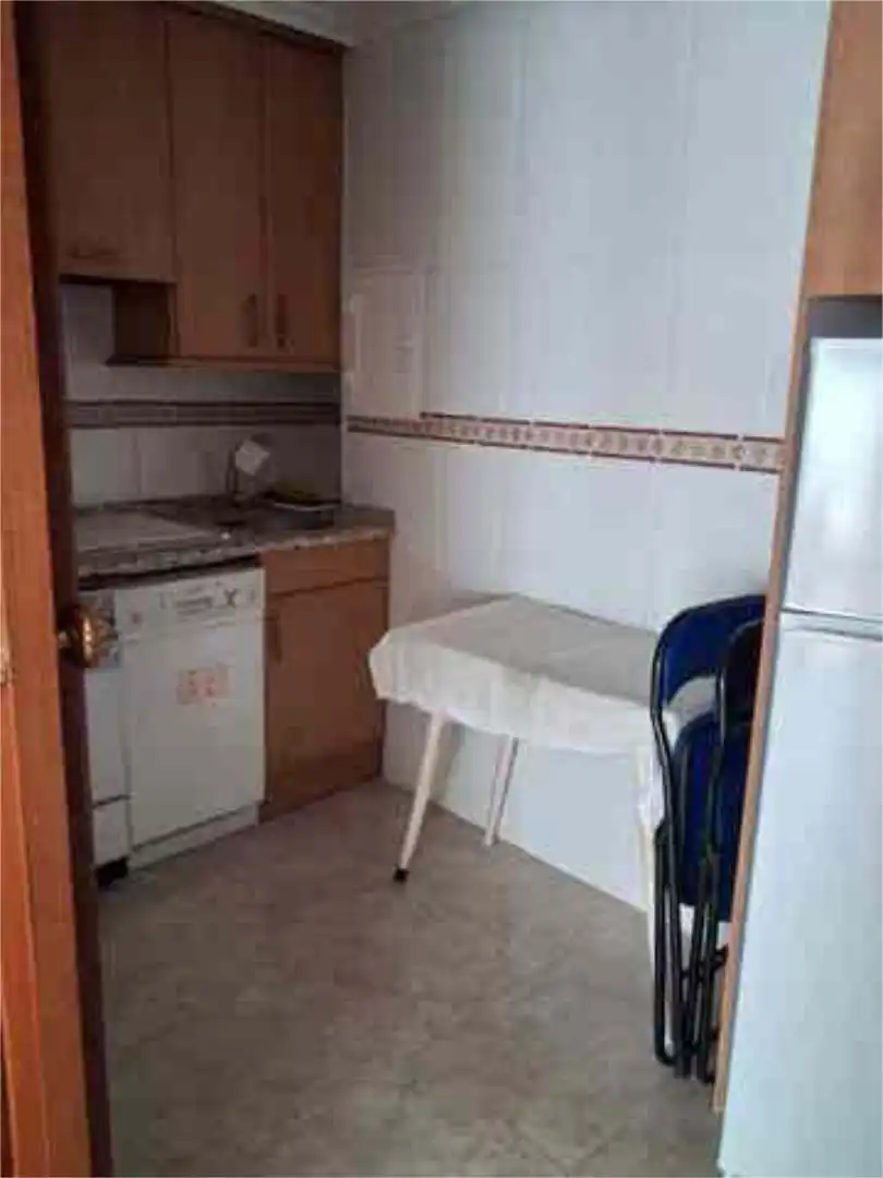 Apartamento en Avenida de los Reyes Católicos - Foto 6