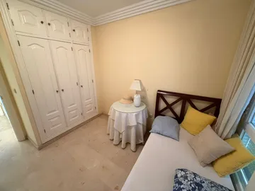 Casa adosada en  Avenida Pinos de los 18 - Foto 12