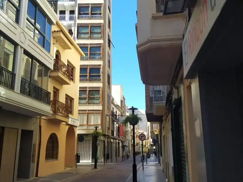 Casa adosada en  Carrer d'Alloza 68 - Foto 5