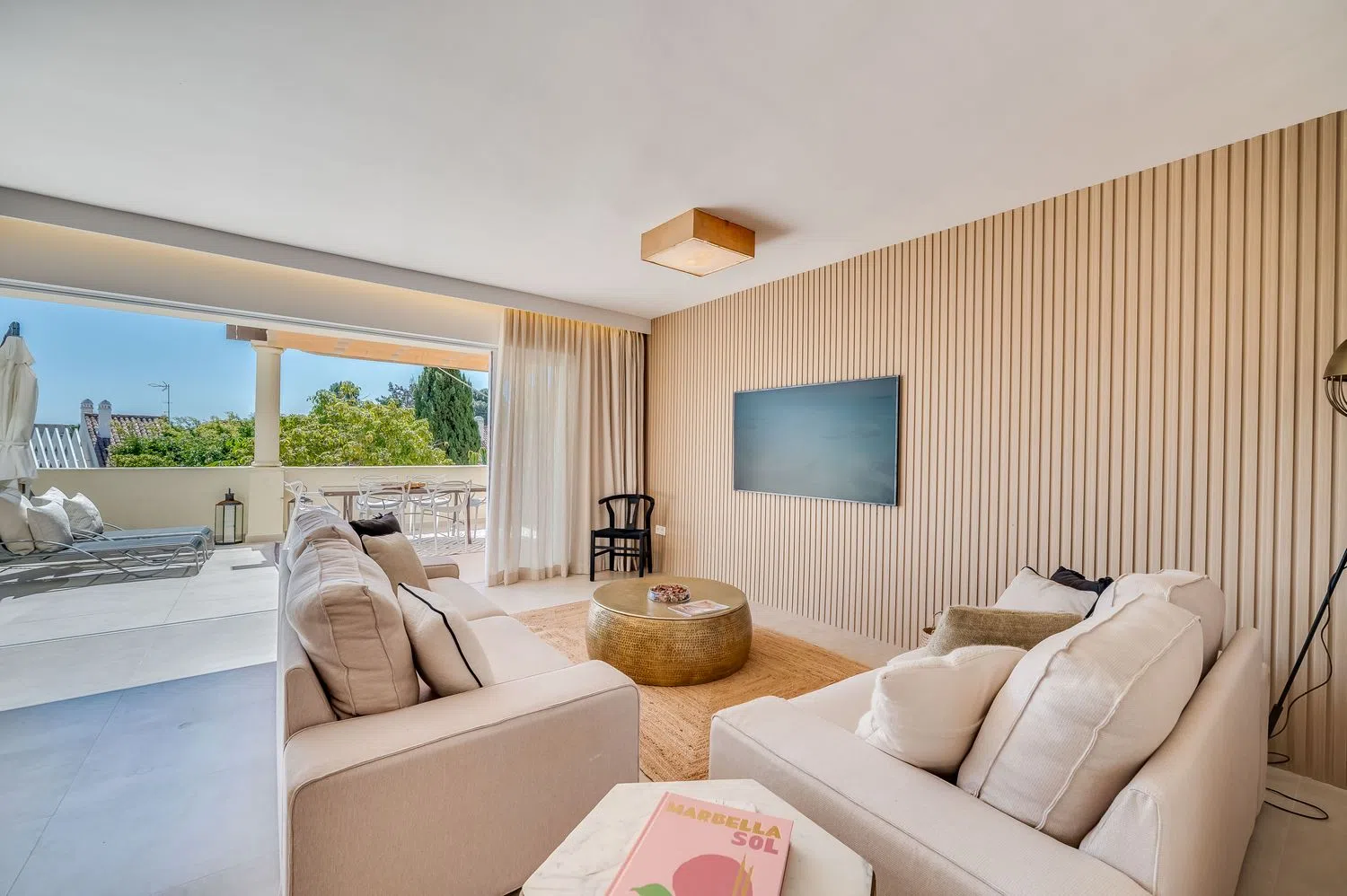 Chalet adosado en Urbanización Los Pinos de Aloha s/n - Foto 1