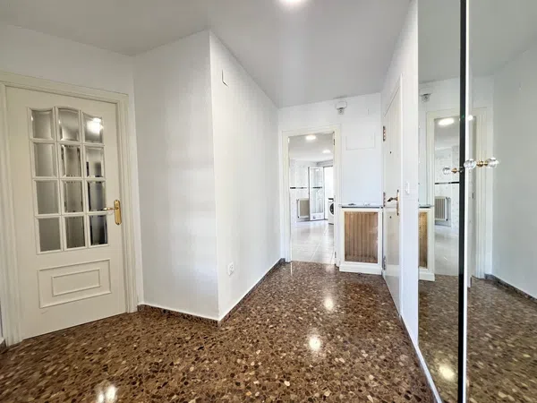 Alquiler de piso en Calle d'Àngel Guimerà, 63