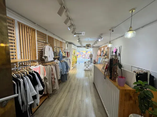 Tienda de ropa en calle de Francesc Layret, 20 - Foto 5