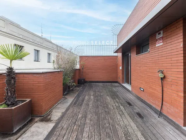 Ático en calle de Hermosilla